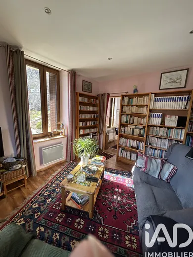 Appartement à Saint-Martin-de-Queyrières (05120)