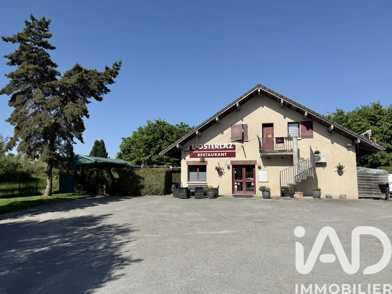 Local commercial 3 pièces 160 m² · à La Roche-sur-Foron · 160 m² · 210 000 €