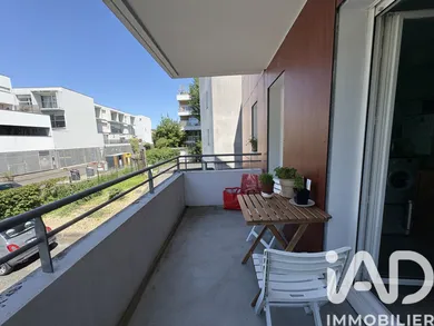Appartement à Bordeaux (33300)
