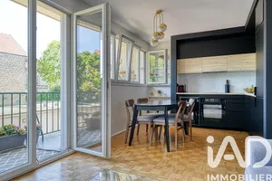 Apartment in Chatou (78400)