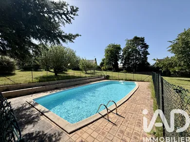 Maison de campagne à Neuvy-Grandchamp (71130)