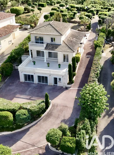 Demeure à Fréjus (83370)