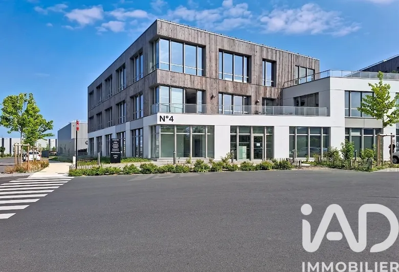 Local commercial 270 m² · à Pacé · 270 m² · 712 640 €