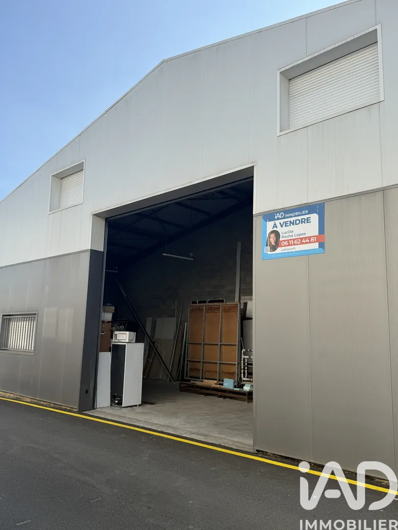 Murs commerciaux à Brie-Comte-Robert (77170) · 117 m² · 263 000 €
