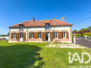House in Salon (10700)