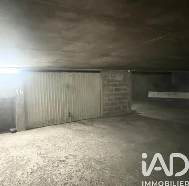Garage in Paris (75015)