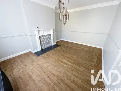 Townhouse in Parthenay (79200)