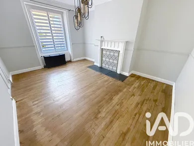 Townhouse in Parthenay (79200)