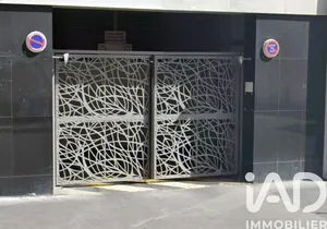 Parking à Paris (75008)