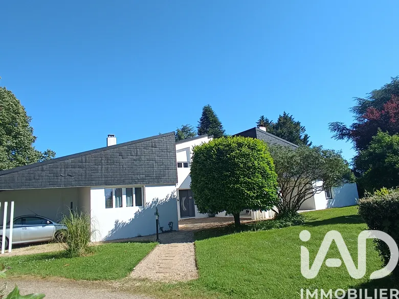 Maison 12 pièces 338 m² · à Levet · 337,7 m² · 438 000 €