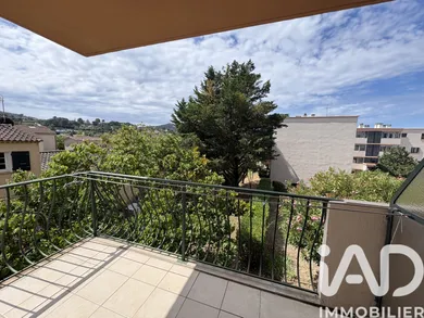 Appartement à Saint-Cyr-sur-Mer (83270)