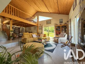 Architectural house in Serrières-sur-Ain (01450)