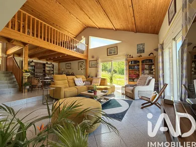 Maison d'architecte à Serrières-sur-Ain (01450)