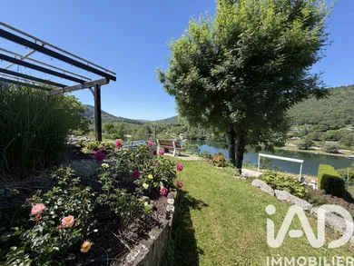Maison d'architecte à Serrières-sur-Ain (01450)