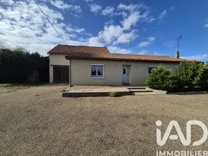 Pavillon à Val en Vignes (79290)