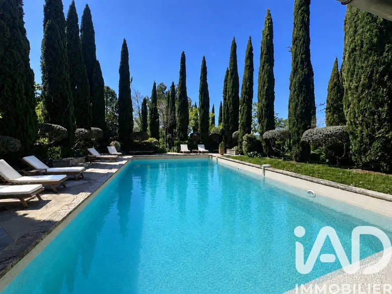 Maison 8 pièces 256 m² · à Sainte-Cécile-les-Vignes · 256 m² · 998 000 €