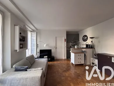 Apartment in Les Lilas (93260)