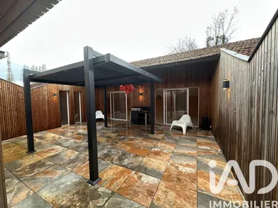 Immeuble à Arveyres (33500)