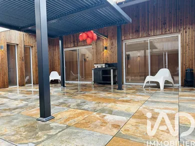 Immeuble à Arveyres (33500)