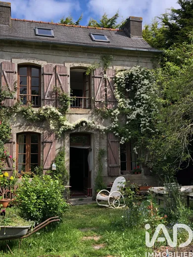 Maison de campagne à Saint-Ségal (29590)