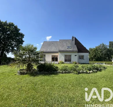Architectural house in Pleslin-Trigavou (22490)