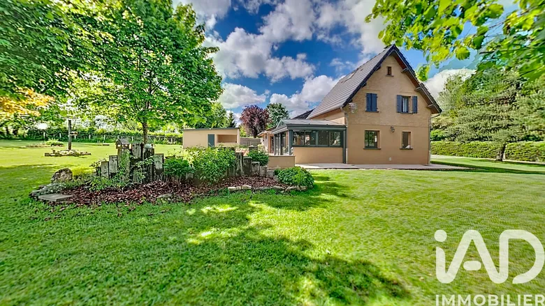 Maison 5 pièces 112 m² · à Lastic · 112 m² · 239 500 €