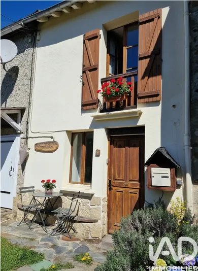 Village house in Aleu (09320)