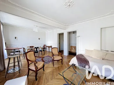 Apartment in Paris (75016)