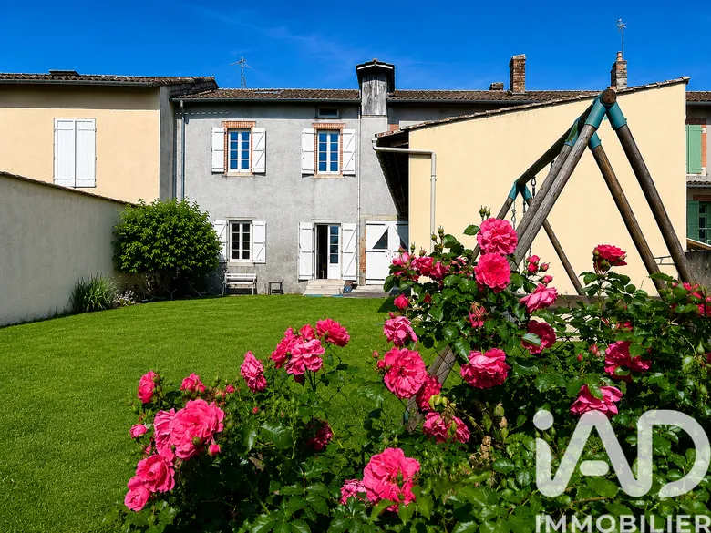 Maison 5 pièces 198 m² · à Saint-Élix-le-Château · 198 m² · 291 200 €