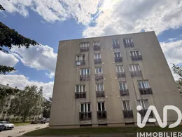 Apartment in Bois-d'Arcy (78390)