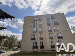 Apartment in Bois-d'Arcy (78390)