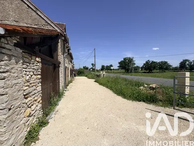 Longere in Saint-Aignan-des-Noyers (18600)