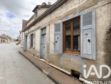 Maison à Ainay-le-Château (03360)