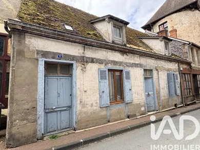 Maison à Ainay-le-Château (03360)