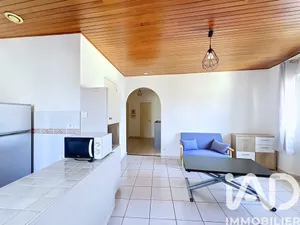 Apartment in Gréoux-les-Bains (04800)