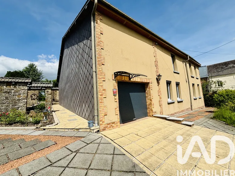 Maison 7 pièces 255 m² · à Etalle · 255 m² · 247 500 €