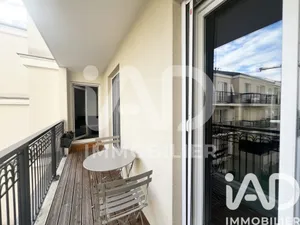 Apartment in Puteaux (92800)