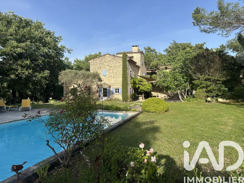 Maison 7 pièces 345 m² · à Gordes · 345 m² · 1 984 500 €