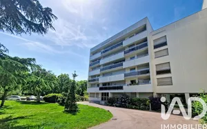 Apartment in Chevilly-Larue (94550)