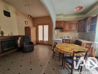 Maison de campagne à Doué-en-Anjou (49700)
