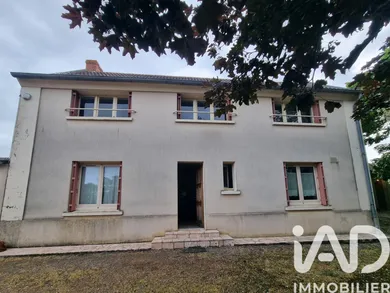 Maison de campagne à Doué-en-Anjou (49700)