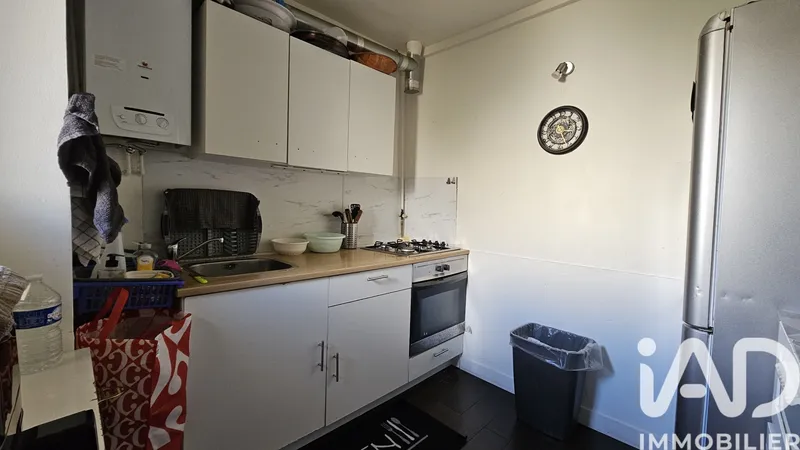 Cuisine équipée T3 Marseille 14 avec four et plaque gaz