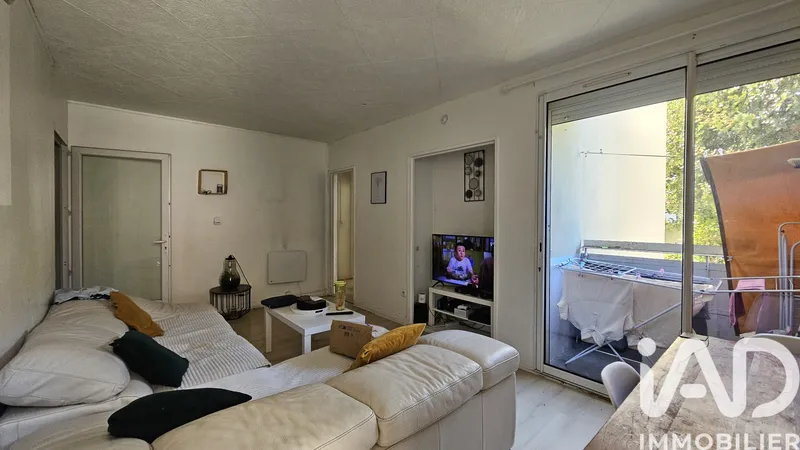 Séjour T3 Marseille 14 vue cuisine ouverte