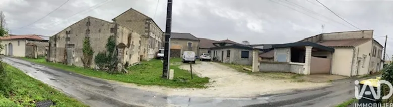 Maison 5 pièces 263 m² · à Sainte-Lheurine · 263 m² · 250 000 €