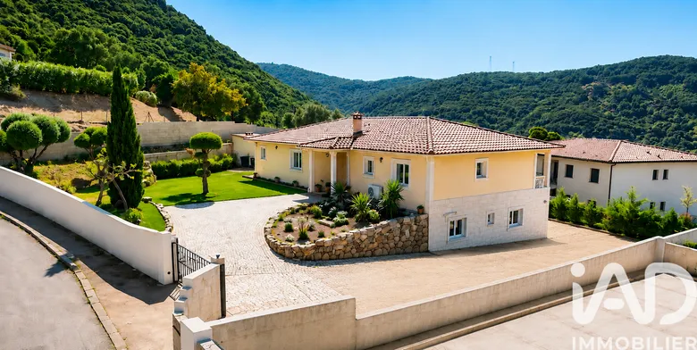 Maison 8 pièces 205 m² · à Viggianello · 205 m² · 1 079 000 €