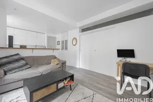 Apartment in Paris (75019)