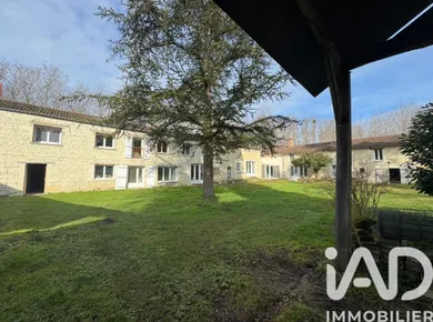 House in Mont Sur Guesnes (86420)