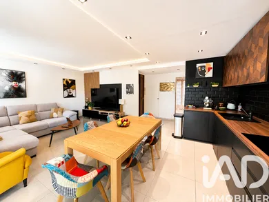 Apartment in Hyères (83400)