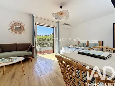 Apartment in Sanary-sur-Mer (83110)