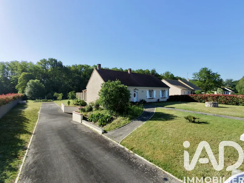 Maison 5 pièces 98 m² · à Montcresson · 98 m² · 245 000 €